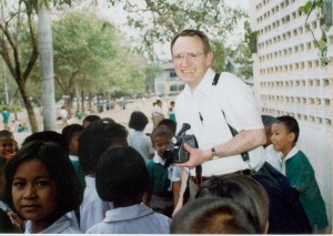 steve-in-thailand-orphanage
