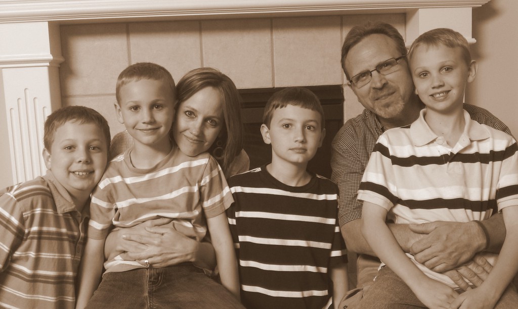 dority-family-picture-good-one-sepia dority-family-picture-good-one-sepia